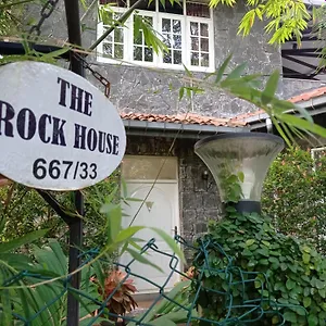 https://the-rock-house.negombohotels.net